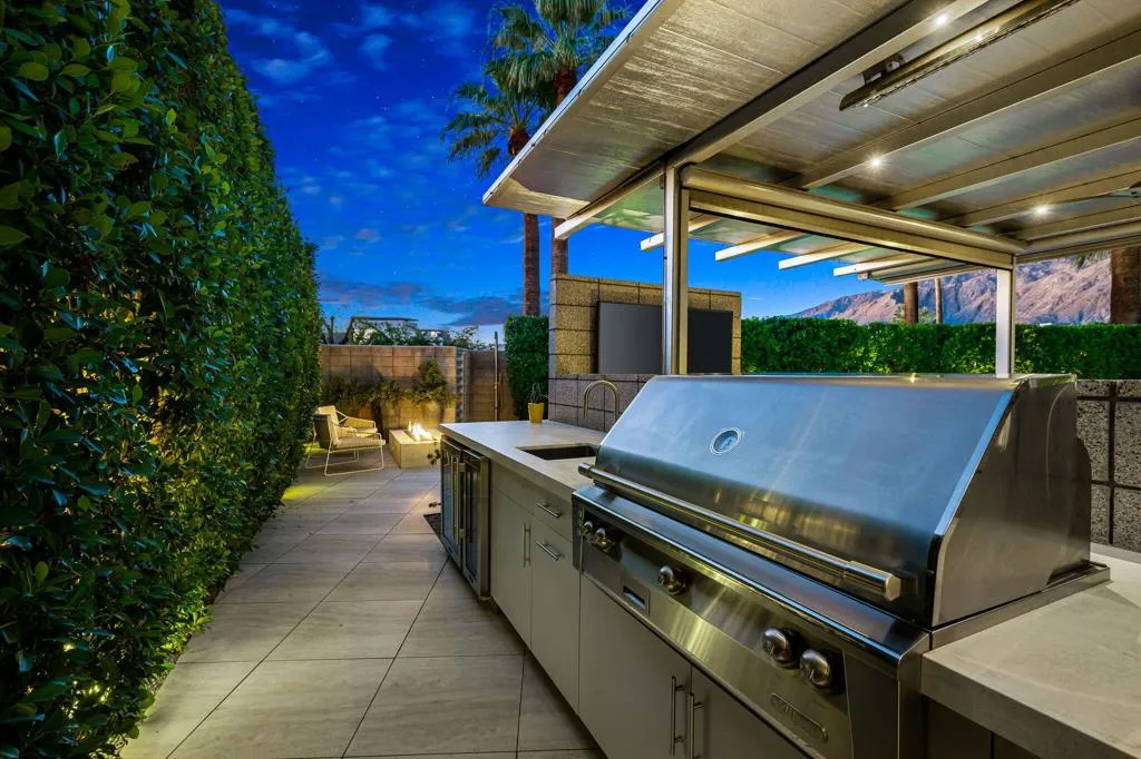 1047 Hunter Drive, Palm Springs, California 92262 home-pic-9